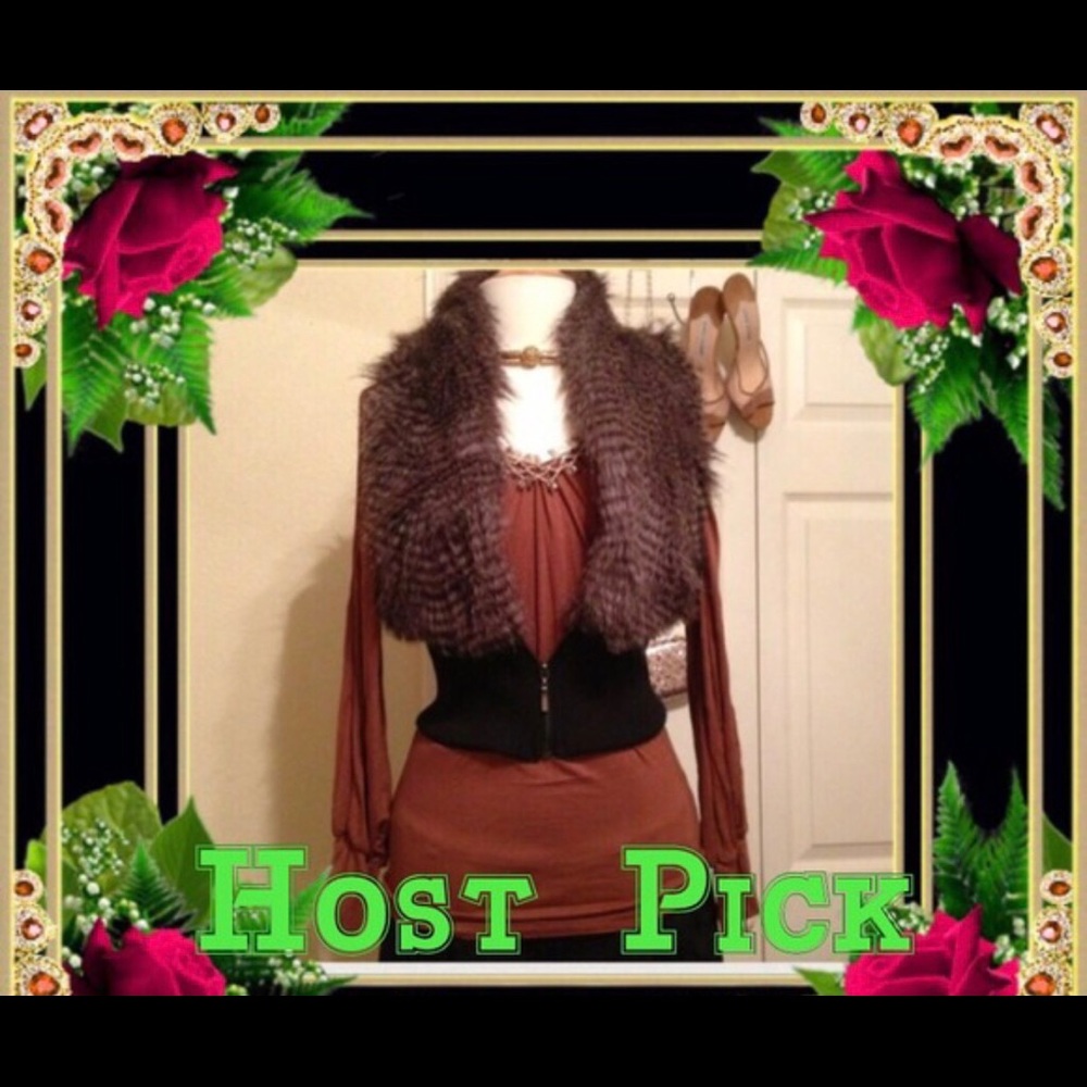 NWT faux fur zip up vest size Med